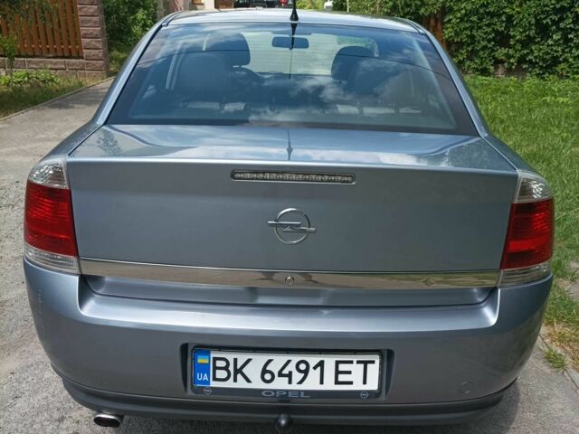 Сірий Опель Вектра, об'ємом двигуна 1.8 л та пробігом 249 тис. км за 4500 $, фото 3 на Automoto.ua