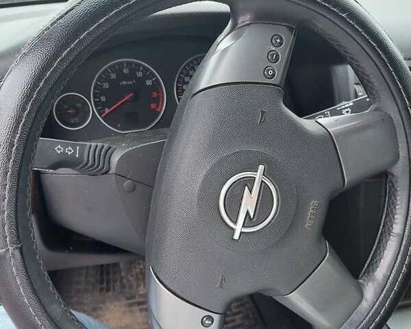 Сірий Опель Вектра, об'ємом двигуна 2.2 л та пробігом 265 тис. км за 3200 $, фото 7 на Automoto.ua