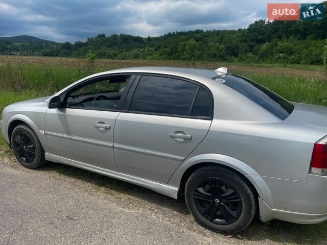 Сірий Опель Вектра, об'ємом двигуна 1.8 л та пробігом 360 тис. км за 4000 $, фото 5 на Automoto.ua