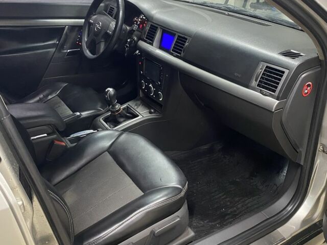 Серый Опель Вектра, объемом двигателя 1.8 л и пробегом 450 тыс. км за 3900 $, фото 8 на Automoto.ua