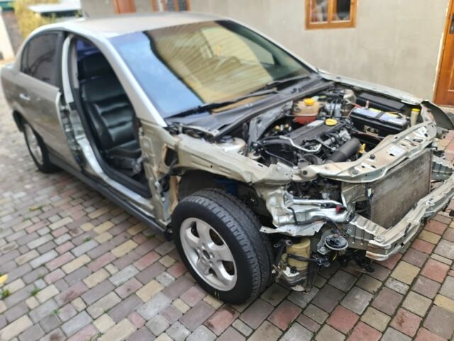 Сірий Опель Вектра, об'ємом двигуна 2 л та пробігом 300 тис. км за 2500 $, фото 2 на Automoto.ua