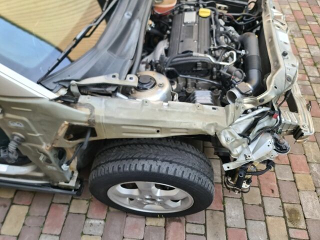 Сірий Опель Вектра, об'ємом двигуна 2 л та пробігом 300 тис. км за 2500 $, фото 3 на Automoto.ua