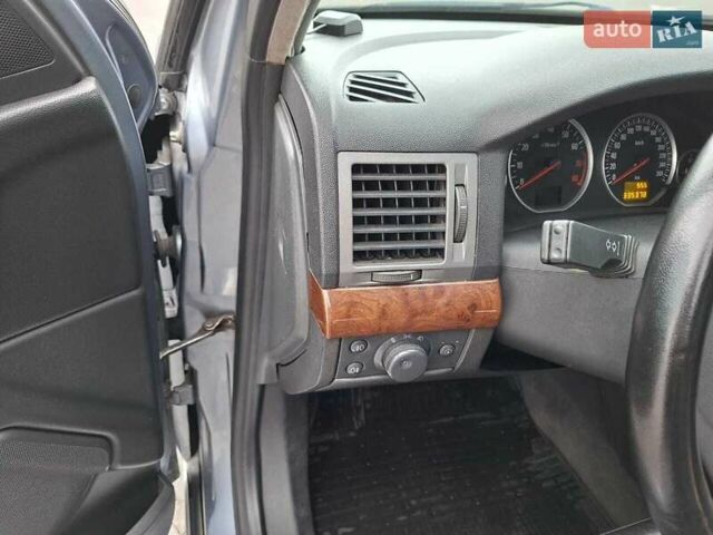 Серый Опель Вектра, объемом двигателя 3.2 л и пробегом 337 тыс. км за 5500 $, фото 13 на Automoto.ua