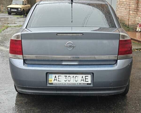 Сірий Опель Вектра, об'ємом двигуна 2.2 л та пробігом 400 тис. км за 3900 $, фото 3 на Automoto.ua