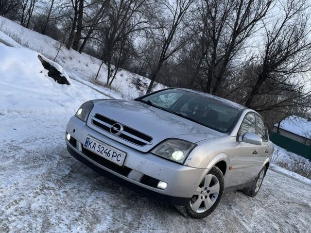 Сірий Опель Вектра, об'ємом двигуна 2.2 л та пробігом 250 тис. км за 3300 $, фото 1 на Automoto.ua