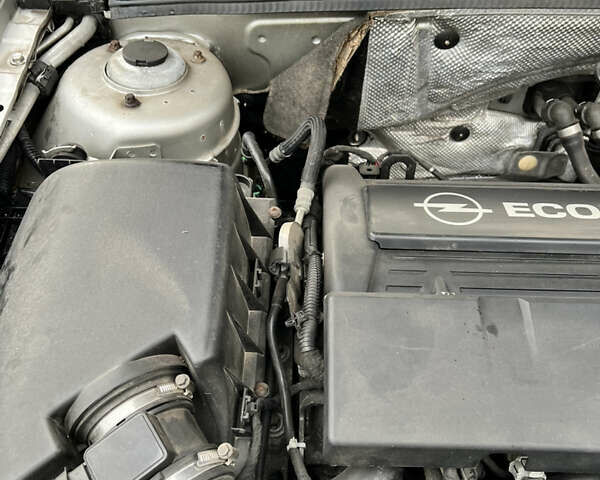 Опель Вектра 2004 у Вишневом на Automoto.ua Сірий Опель Вектра, об'ємом двигуна 2.2 л та пробігом 252 тис. км за 4900 $, фото 26 на Automoto.ua