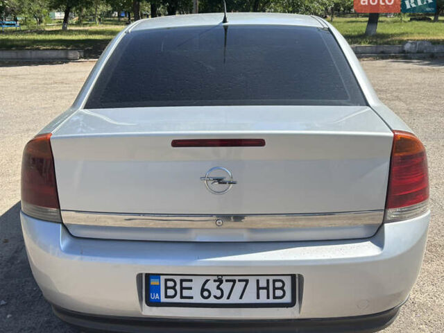 Серый Опель Вектра, объемом двигателя 2.17 л и пробегом 358 тыс. км за 5200 $, фото 3 на Automoto.ua