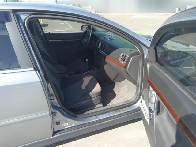 Серый Опель Вектра, объемом двигателя 2.2 л и пробегом 178 тыс. км за 5000 $, фото 5 на Automoto.ua