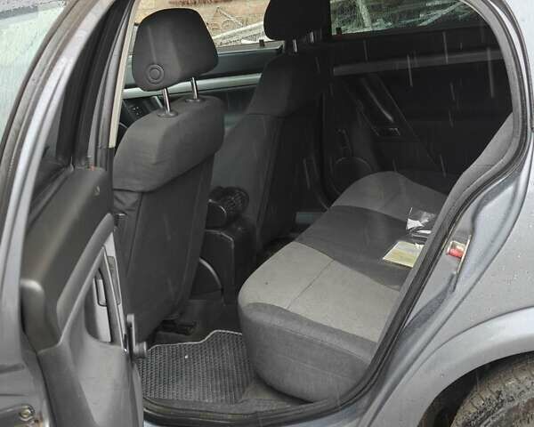 Сірий Опель Вектра, об'ємом двигуна 2.2 л та пробігом 400 тис. км за 3900 $, фото 6 на Automoto.ua