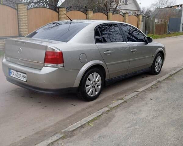 Серый Опель Вектра, объемом двигателя 2.2 л и пробегом 229 тыс. км за 4200 $, фото 2 на Automoto.ua