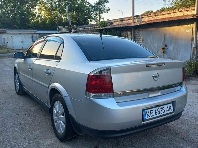 Сірий Опель Вектра, об'ємом двигуна 2.2 л та пробігом 300 тис. км за 3950 $, фото 7 на Automoto.ua
