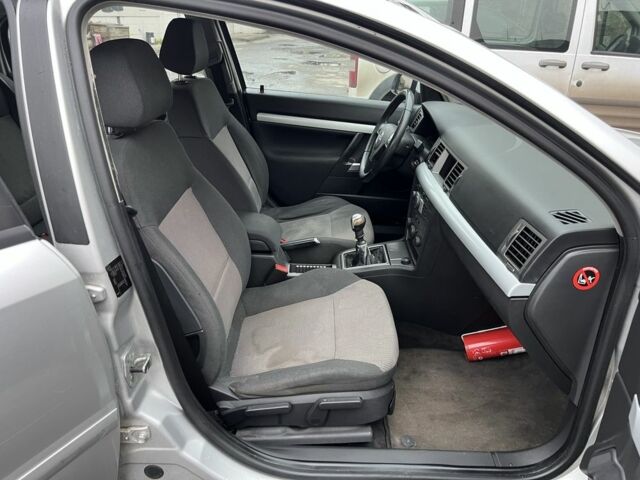 Сірий Опель Вектра, об'ємом двигуна 1.9 л та пробігом 241 тис. км за 2200 $, фото 13 на Automoto.ua