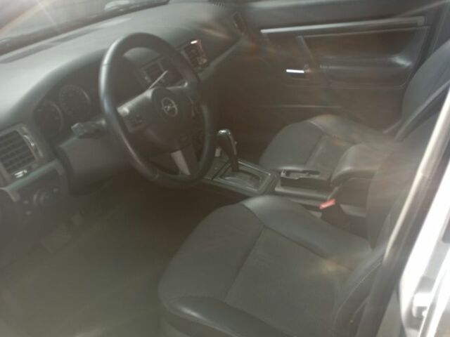 Серый Опель Вектра, объемом двигателя 1.9 л и пробегом 300 тыс. км за 4500 $, фото 2 на Automoto.ua