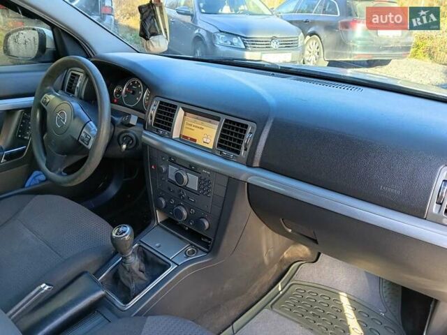 Серый Опель Вектра, объемом двигателя 1.9 л и пробегом 315 тыс. км за 4200 $, фото 16 на Automoto.ua