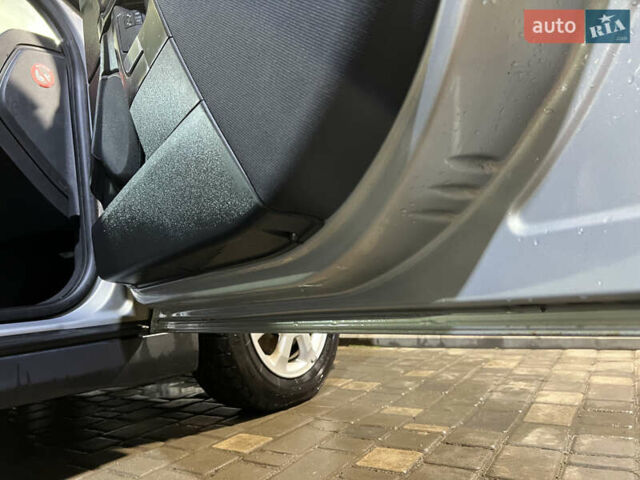 Сірий Опель Вектра, об'ємом двигуна 1.6 л та пробігом 318 тис. км за 4099 $, фото 16 на Automoto.ua