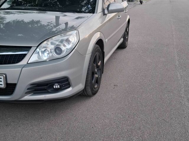 Сірий Опель Вектра, об'ємом двигуна 2.2 л та пробігом 170 тис. км за 5800 $, фото 1 на Automoto.ua