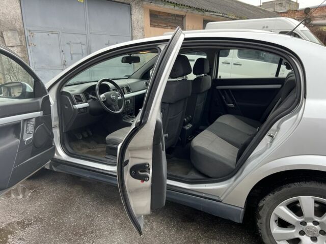 Сірий Опель Вектра, об'ємом двигуна 1.9 л та пробігом 241 тис. км за 2200 $, фото 6 на Automoto.ua