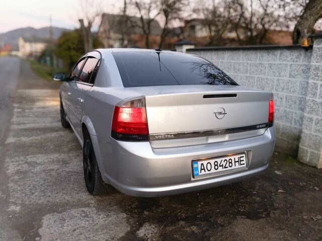 Серый Опель Вектра, объемом двигателя 1.9 л и пробегом 315 тыс. км за 4200 $, фото 4 на Automoto.ua