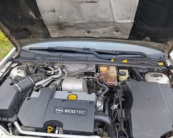 Серый Опель Вектра, объемом двигателя 2.2 л и пробегом 330 тыс. км за 4000 $, фото 7 на Automoto.ua