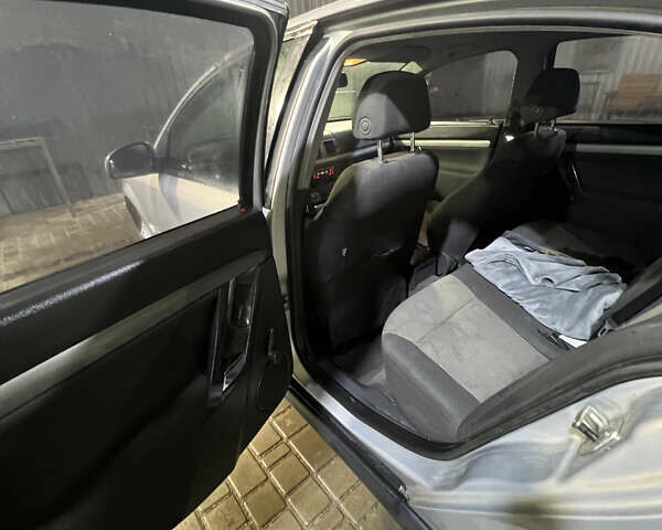 Сірий Опель Вектра, об'ємом двигуна 1.6 л та пробігом 318 тис. км за 4099 $, фото 13 на Automoto.ua