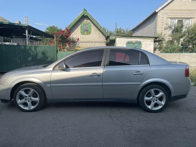 Серый Опель Вектра, объемом двигателя 2.2 л и пробегом 251 тыс. км за 3500 $, фото 4 на Automoto.ua