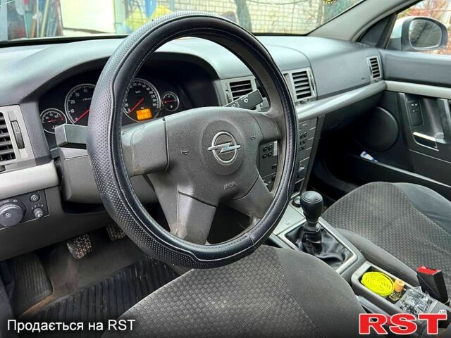 Серый Опель Вектра, объемом двигателя 16 л и пробегом 323 тыс. км за 5400 $, фото 2 на Automoto.ua
