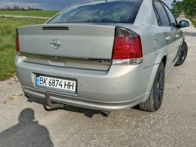 Серый Опель Вектра, объемом двигателя 2.2 л и пробегом 284 тыс. км за 4900 $, фото 3 на Automoto.ua