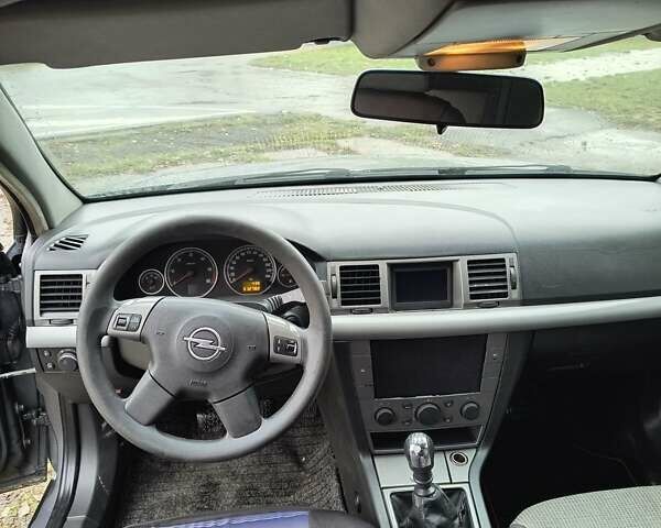 Сірий Опель Вектра, об'ємом двигуна 2.2 л та пробігом 300 тис. км за 2650 $, фото 2 на Automoto.ua