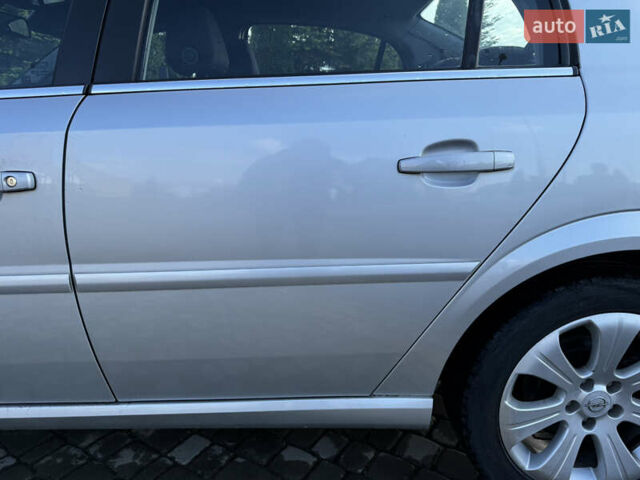 Сірий Опель Вектра, об'ємом двигуна 2.2 л та пробігом 180 тис. км за 5350 $, фото 44 на Automoto.ua