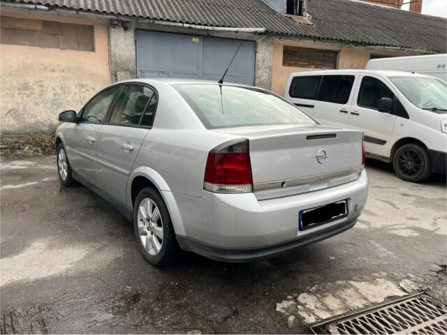 Сірий Опель Вектра, об'ємом двигуна 1.9 л та пробігом 241 тис. км за 2200 $, фото 2 на Automoto.ua