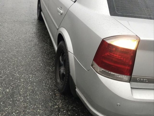 Серый Опель Вектра, объемом двигателя 2.2 л и пробегом 382 тыс. км за 4100 $, фото 2 на Automoto.ua