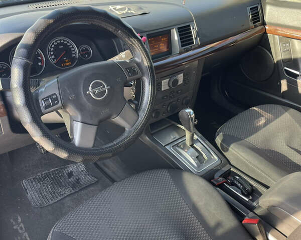 Серый Опель Вектра, объемом двигателя 2.2 л и пробегом 286 тыс. км за 3800 $, фото 7 на Automoto.ua
