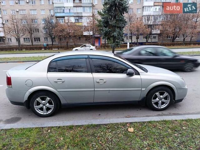 Серый Опель Вектра, объемом двигателя 2.2 л и пробегом 330 тыс. км за 4000 $, фото 8 на Automoto.ua