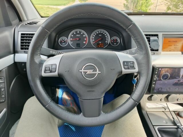 Серый Опель Вектра, объемом двигателя 2.2 л и пробегом 284 тыс. км за 4900 $, фото 9 на Automoto.ua