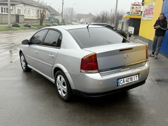 Серый Опель Вектра, объемом двигателя 2.2 л и пробегом 160 тыс. км за 3800 $, фото 5 на Automoto.ua