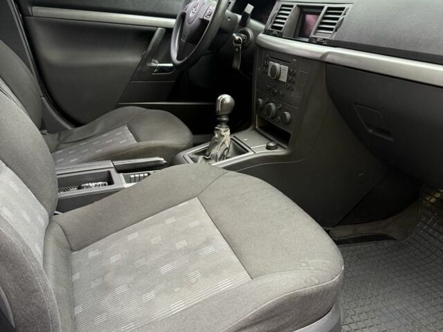 Серый Опель Вектра, объемом двигателя 2.2 л и пробегом 160 тыс. км за 3800 $, фото 8 на Automoto.ua