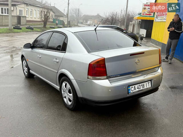 Сірий Опель Вектра, об'ємом двигуна 2.2 л та пробігом 180 тис. км за 3800 $, фото 5 на Automoto.ua