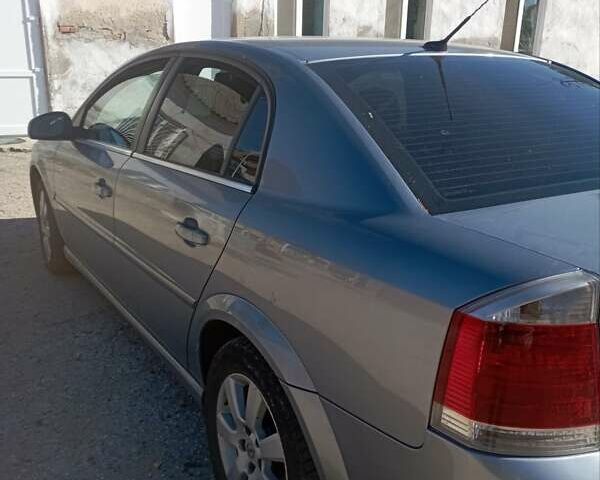 Серый Опель Вектра, объемом двигателя 1.9 л и пробегом 300 тыс. км за 4500 $, фото 2 на Automoto.ua