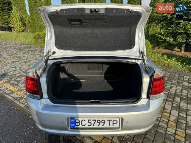 Сірий Опель Вектра, об'ємом двигуна 2.2 л та пробігом 180 тис. км за 5350 $, фото 55 на Automoto.ua