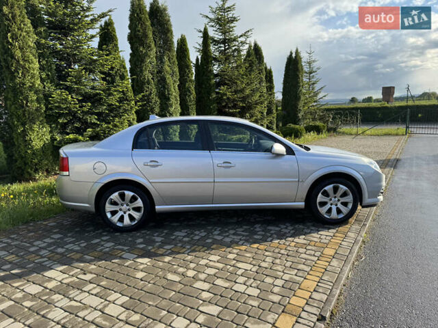 Серый Опель Вектра, объемом двигателя 2.2 л и пробегом 182 тыс. км за 5000 $, фото 16 на Automoto.ua