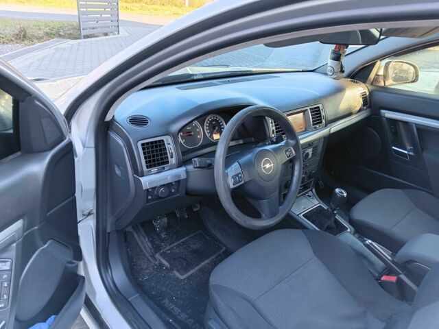 Серый Опель Вектра, объемом двигателя 1.9 л и пробегом 315 тыс. км за 4200 $, фото 15 на Automoto.ua