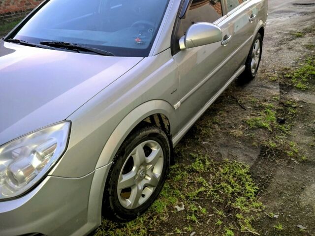 Сірий Опель Вектра, об'ємом двигуна 2.2 л та пробігом 307 тис. км за 5 $, фото 4 на Automoto.ua