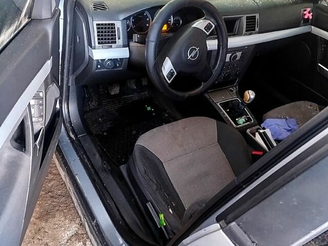 Серый Опель Вектра, объемом двигателя 1.9 л и пробегом 390 тыс. км за 2000 $, фото 9 на Automoto.ua