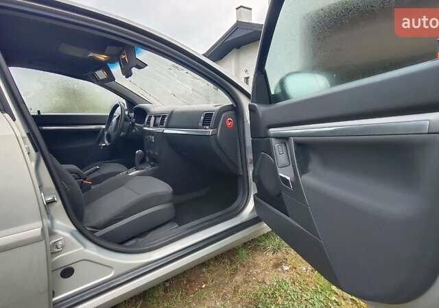 Серый Опель Вектра, объемом двигателя 2.2 л и пробегом 160 тыс. км за 5800 $, фото 9 на Automoto.ua