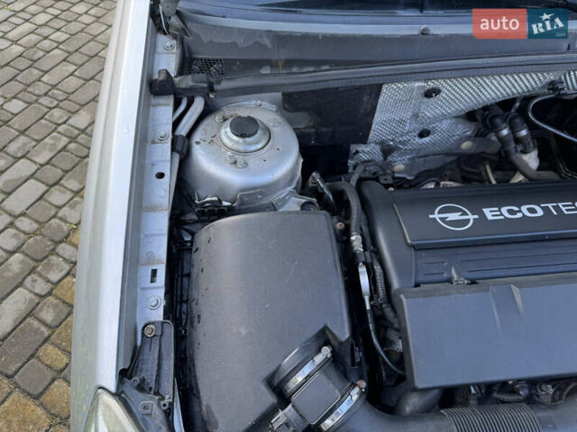 Серый Опель Вектра, объемом двигателя 2.2 л и пробегом 182 тыс. км за 5000 $, фото 52 на Automoto.ua