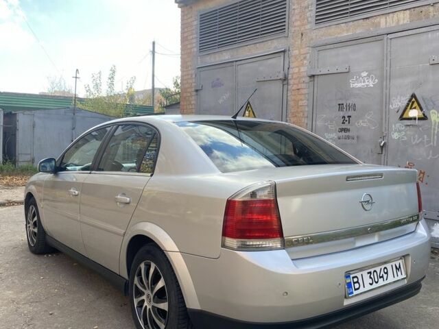 Сірий Опель Вектра, об'ємом двигуна 2.2 л та пробігом 300 тис. км за 4300 $, фото 1 на Automoto.ua