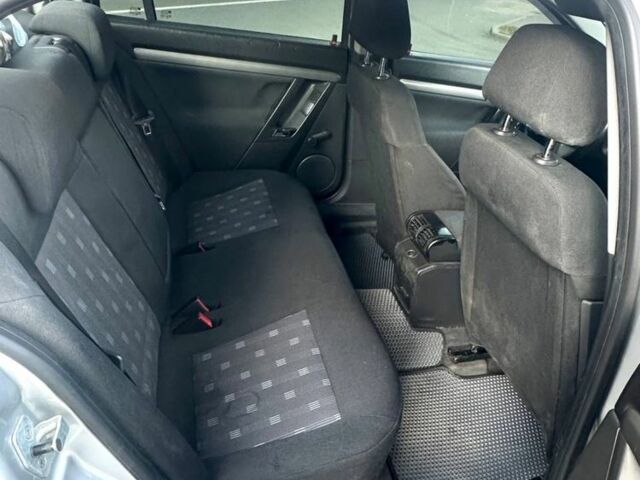 Серый Опель Вектра, объемом двигателя 2.2 л и пробегом 300 тыс. км за 3600 $, фото 3 на Automoto.ua