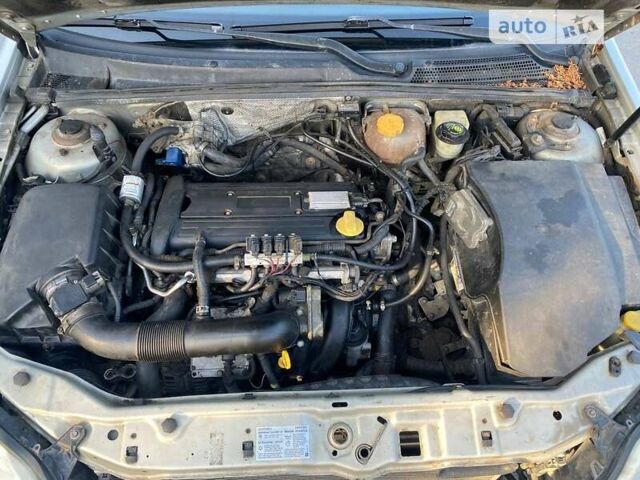 Сірий Опель Вектра, об'ємом двигуна 2.2 л та пробігом 260 тис. км за 4999 $, фото 8 на Automoto.ua