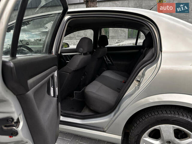 Серый Опель Вектра, объемом двигателя 2.2 л и пробегом 318 тыс. км за 3850 $, фото 3 на Automoto.ua