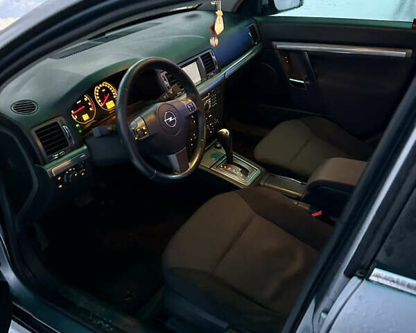 Сірий Опель Вектра, об'ємом двигуна 2.2 л та пробігом 285 тис. км за 3950 $, фото 9 на Automoto.ua